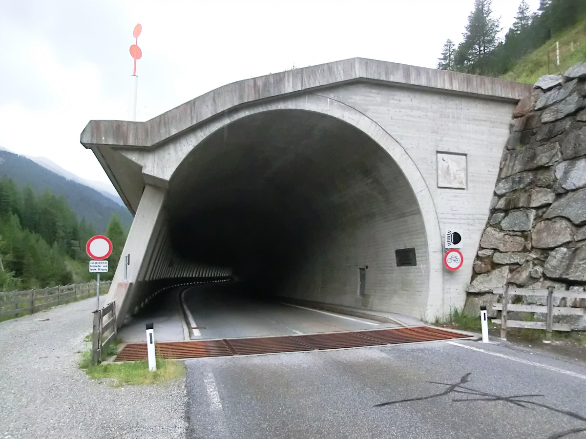 Tunnel de Schrofen-Höllenbach-Madermähder 