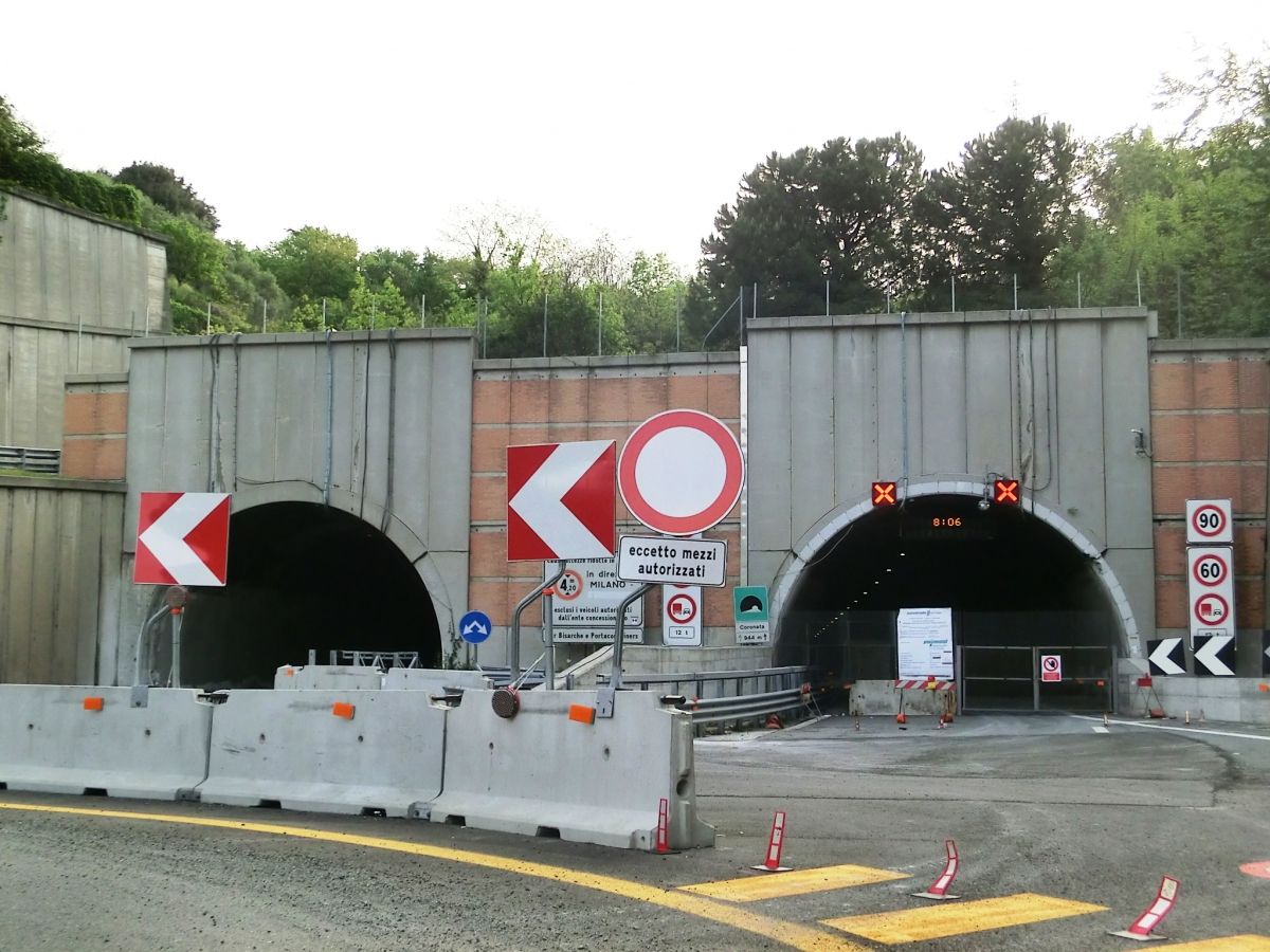 Coronata Tunnel western portals, closed to the traffic after Polcevera Viaduct collapse 