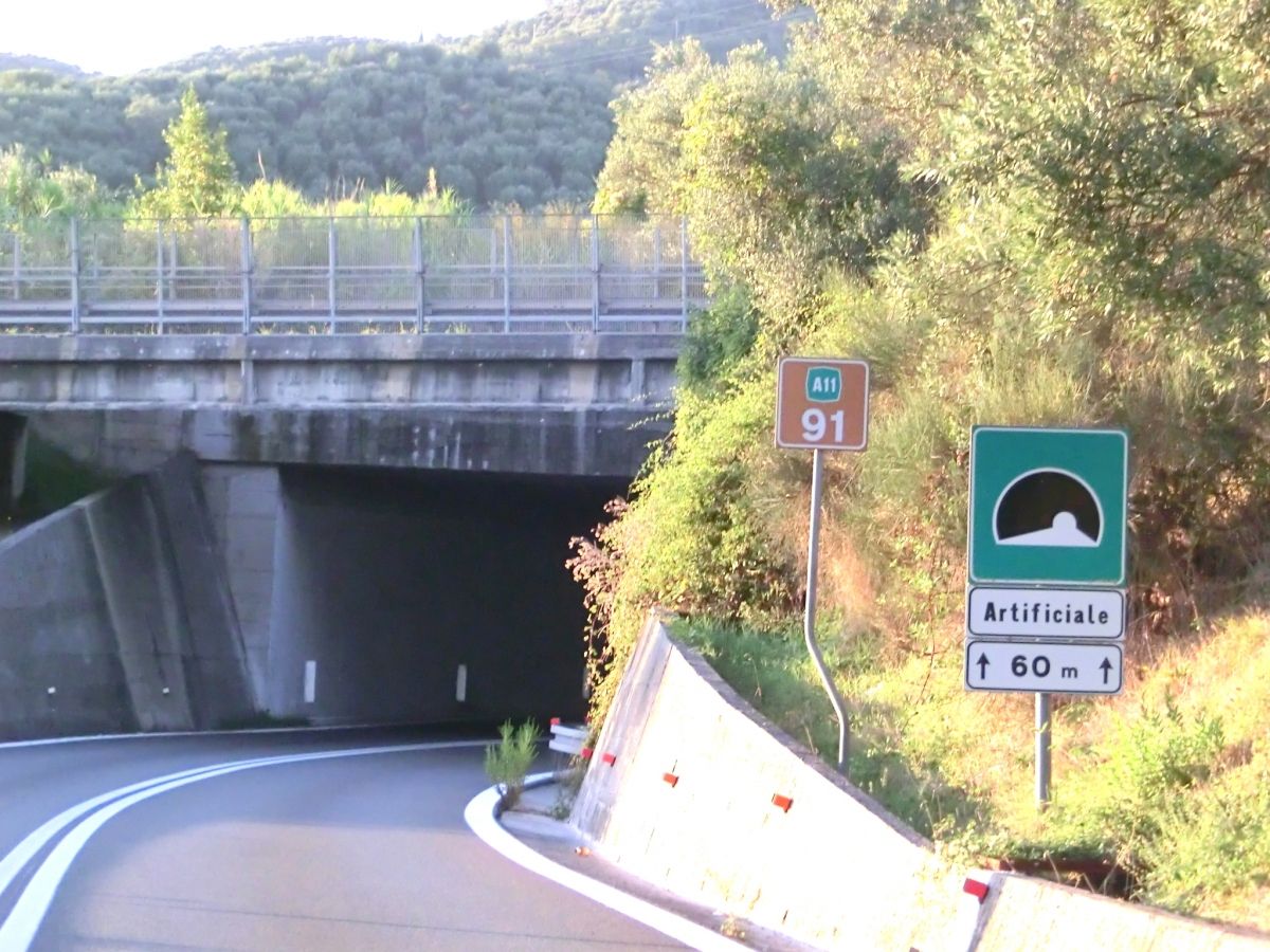 Svincolo Massarosa Tunnel southern portal 