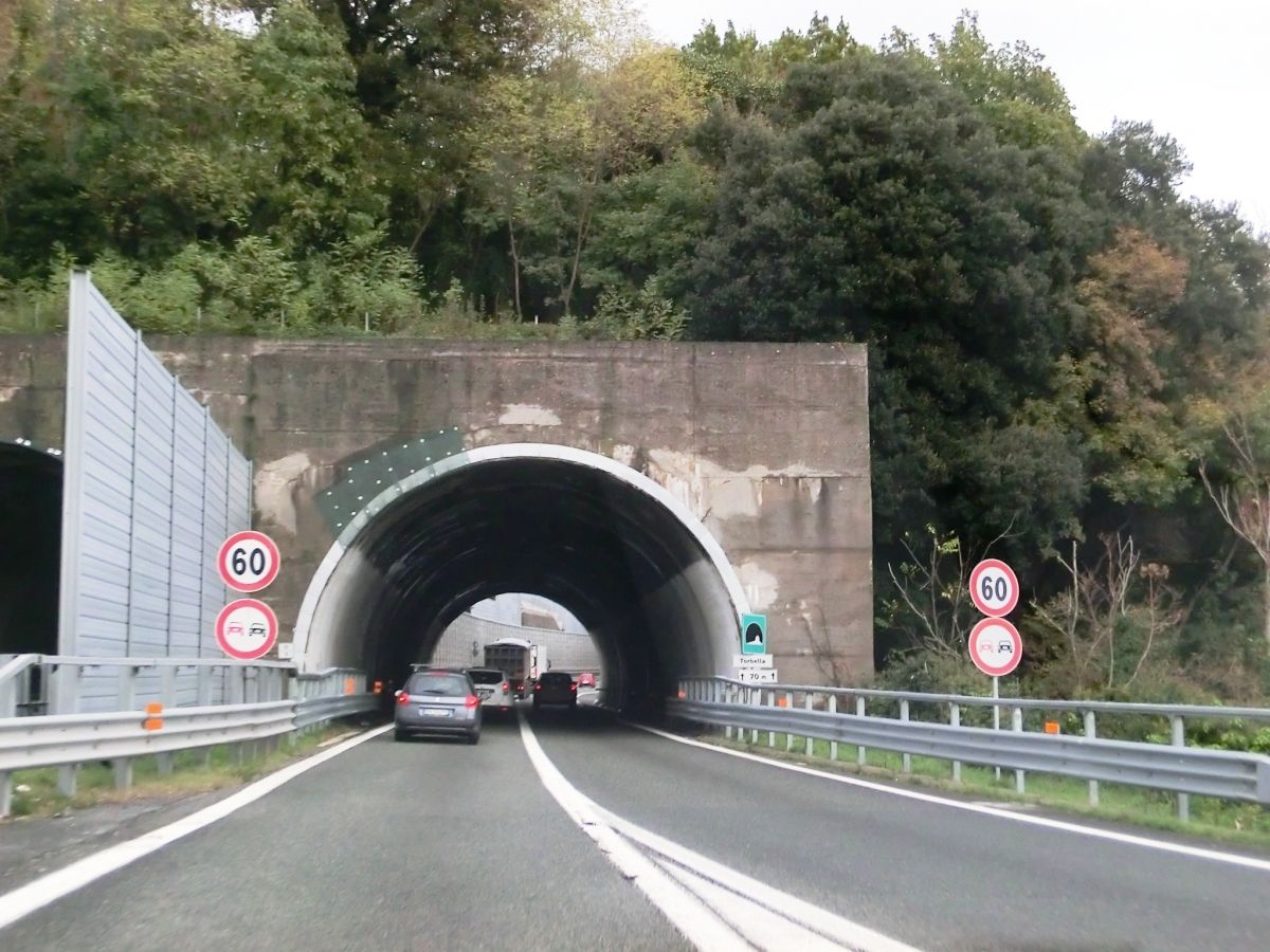 Torbella Tunnel western portal 