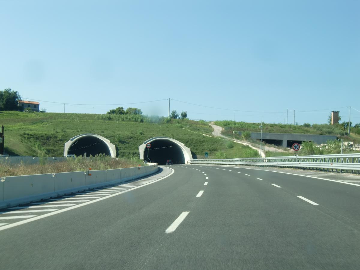 New Scacciano Tunnel and, on the right, temporary artificial tunnel; southern portals 