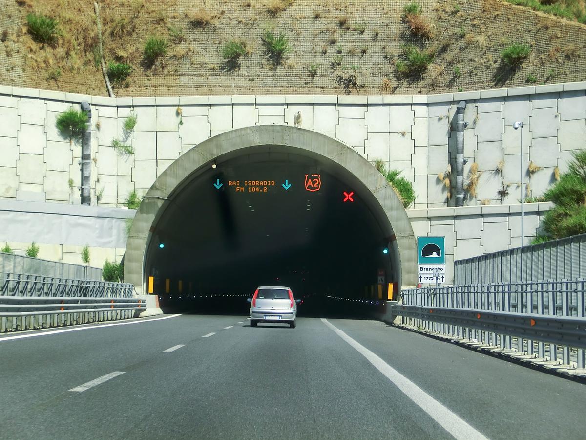 Brancato Tunnel Reggio Di Calabria 2013 Structurae