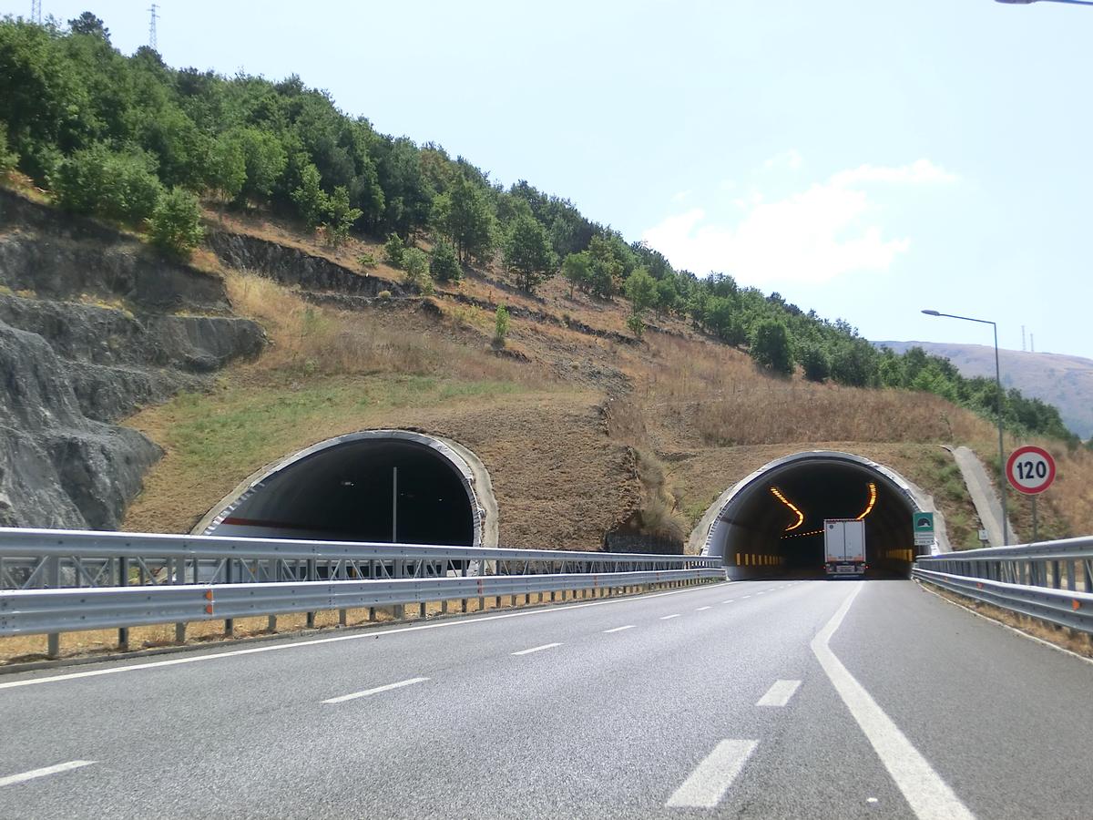 Tunnel de Campotenese 