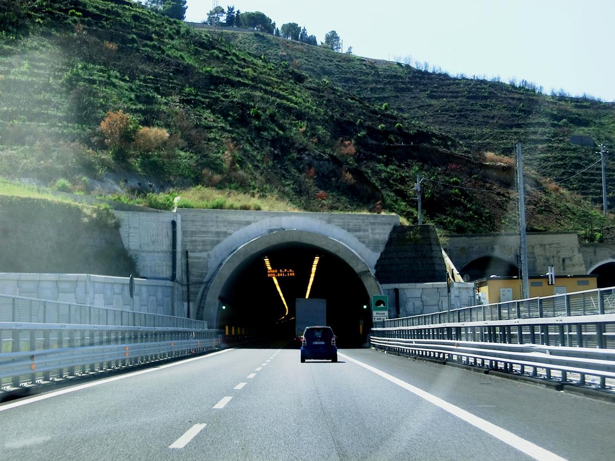 Pilone-Tunnel 