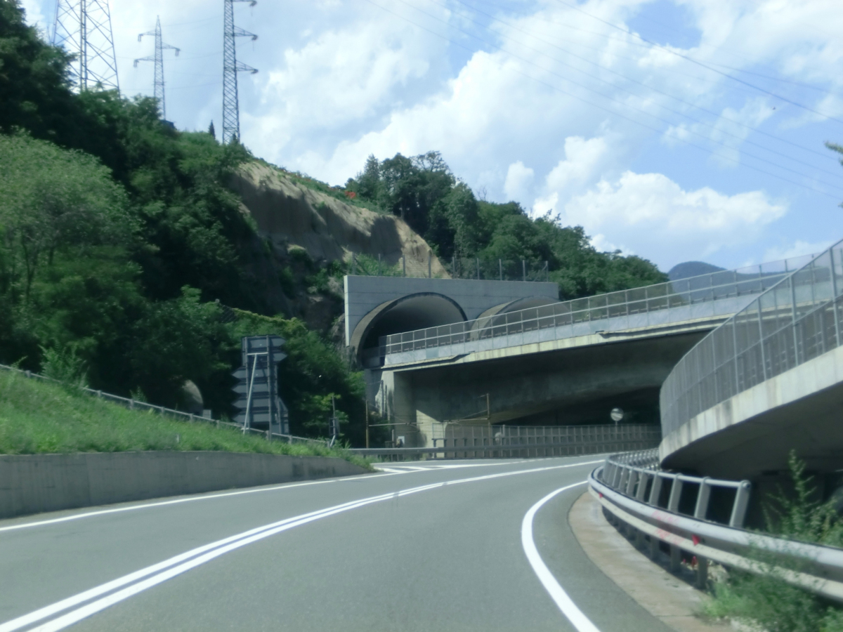 Cardano Tunnel northern portal and Costa Viaduct (A22) 