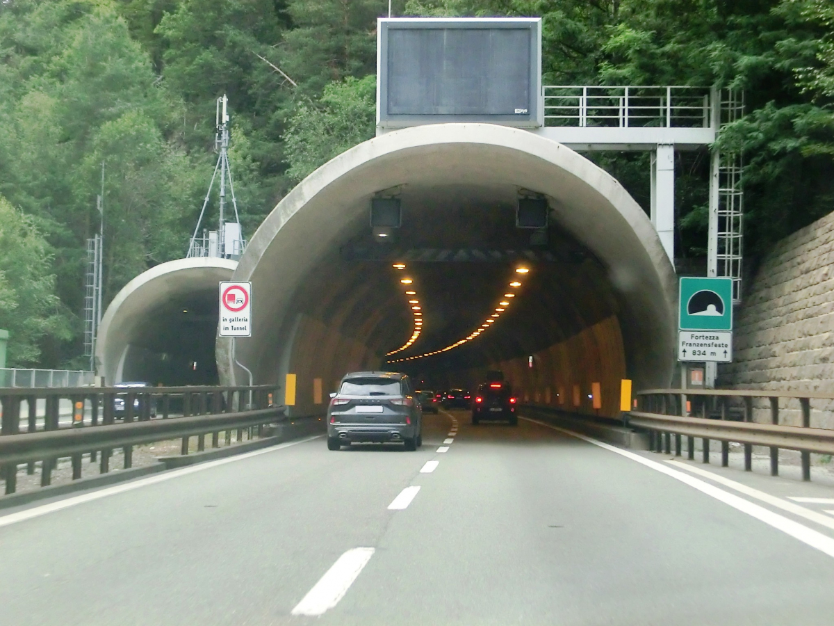 Fortezza-Franzenfeste Tunnel southern portals 