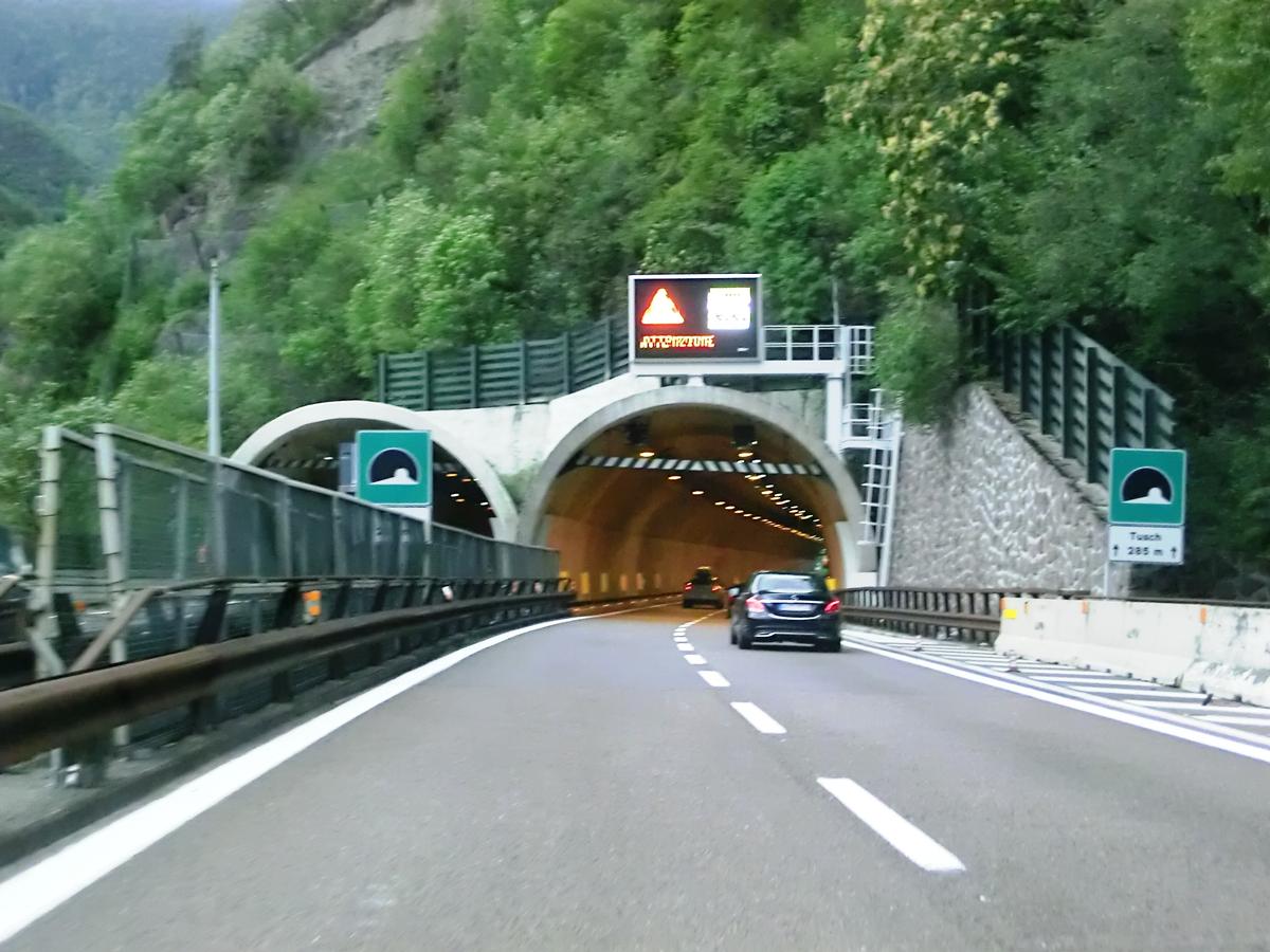 Tasch-Tusch Tunnel northern portals 
