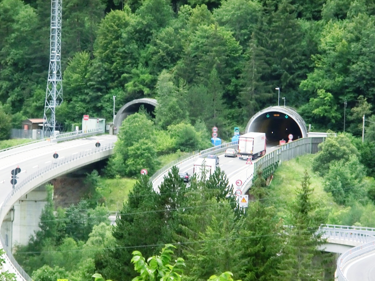Slizza I Viaduct and Tarvisio Tunnel eastern portals 