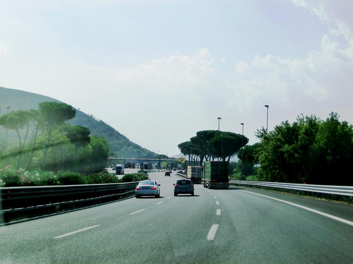 A 30 Motorway (Italy), Mercato San Severino Toll barrier 