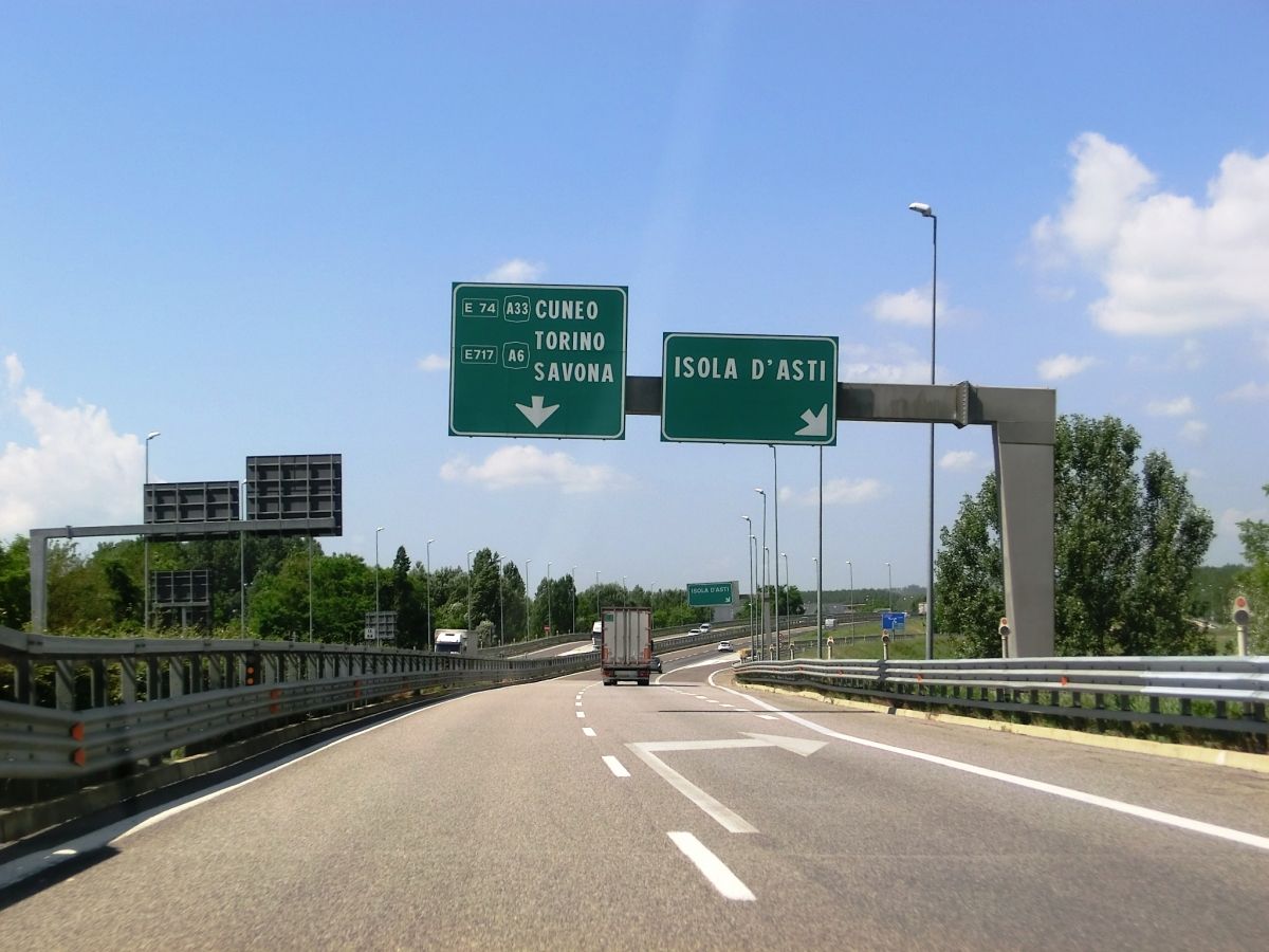 A 33 Motorway (Italy) 