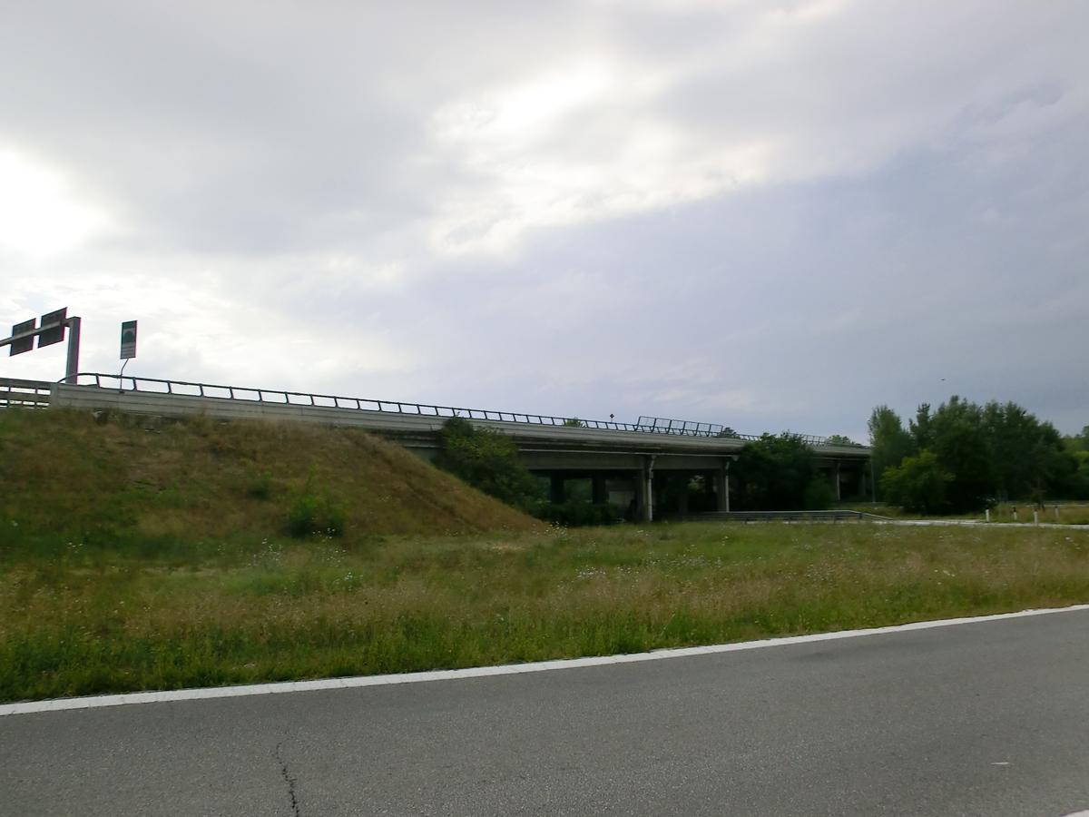 Viaduc de Strada delle Langhe Sud 
