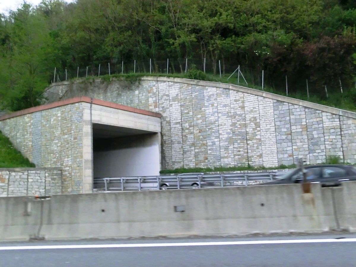 Svincolo Bolzaneto III Tunnel southern portal 