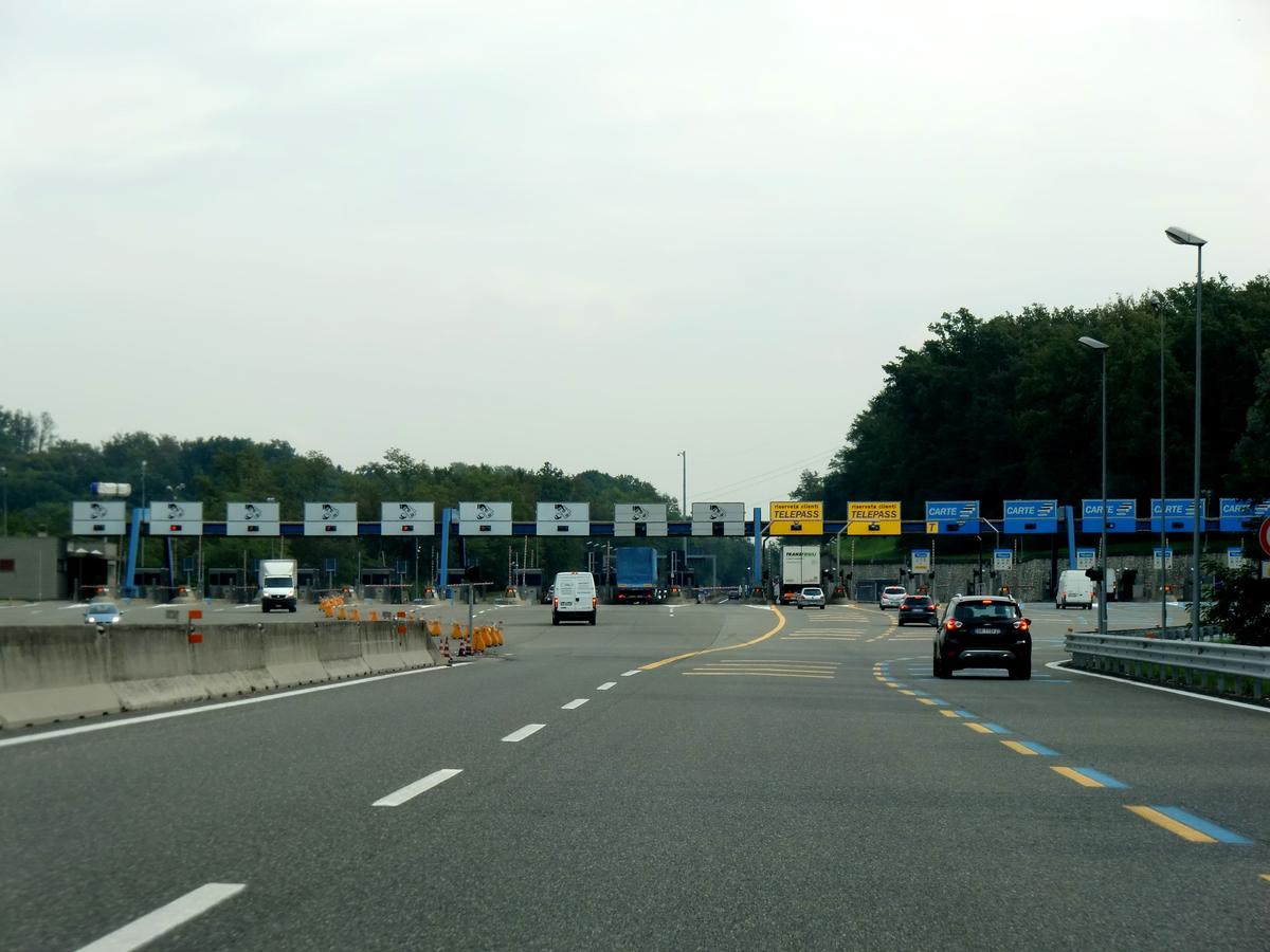 A 8/A 26 Motorway (Italy), Gallarate Ovest toll barrier 