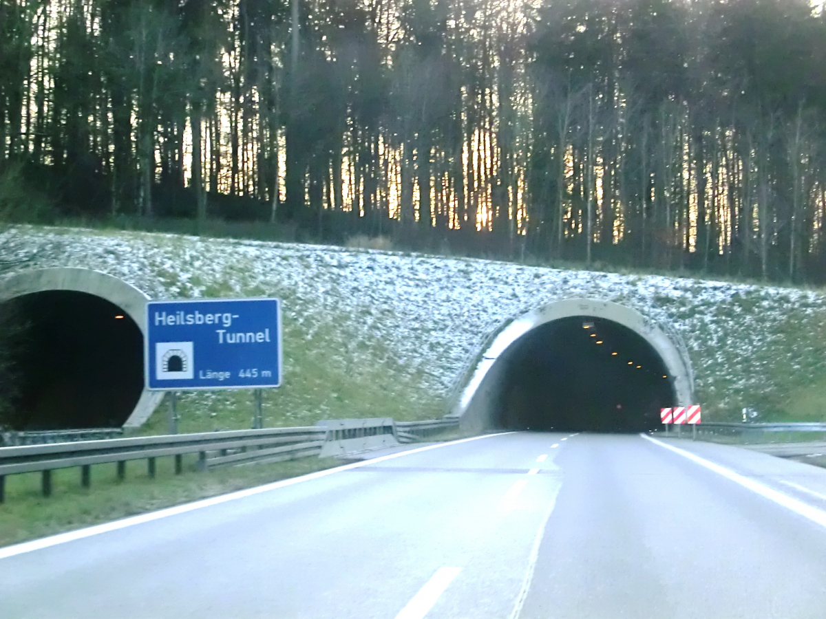 Heilsbergtunnel eastern portals 