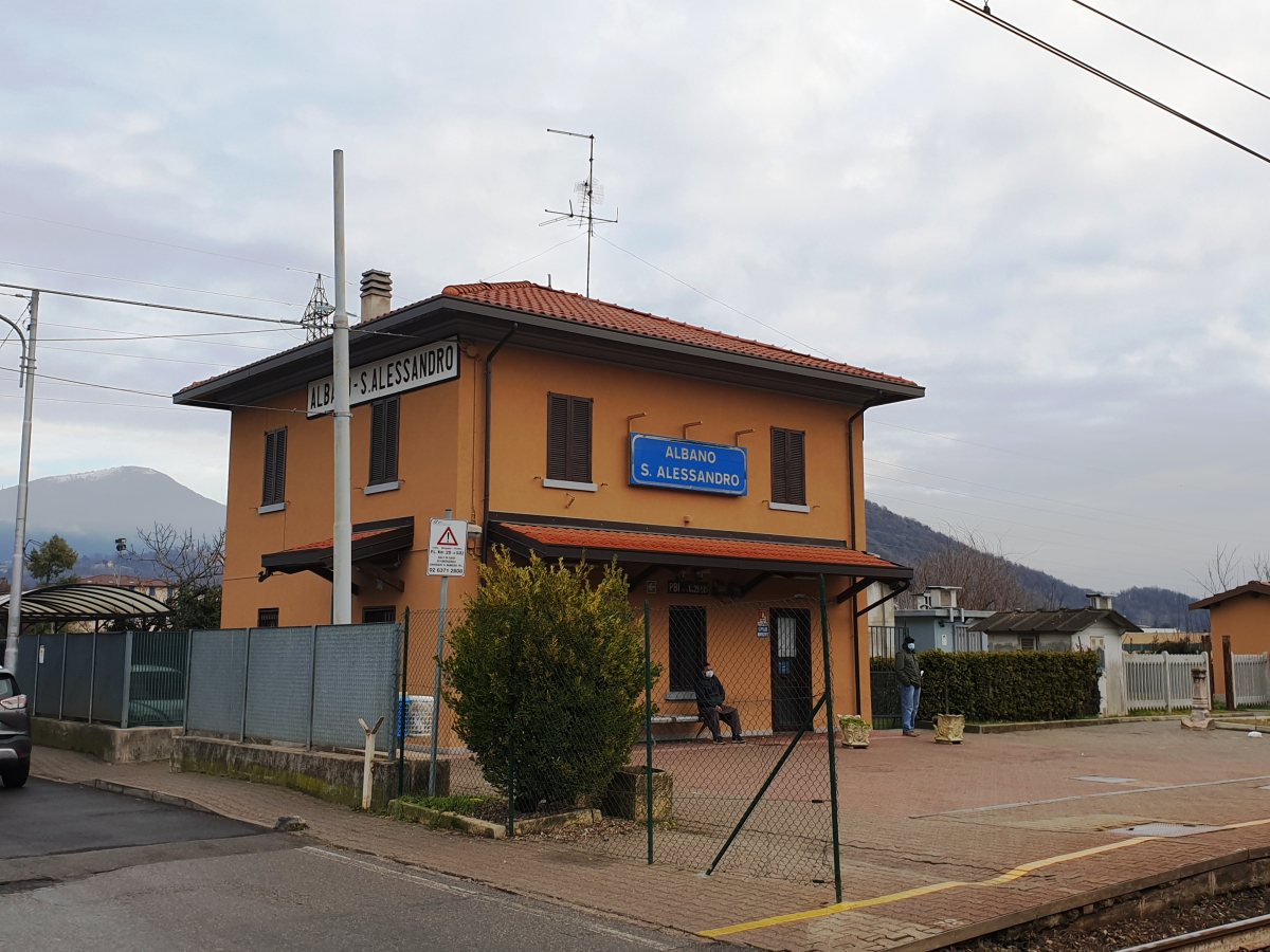 Albano Sant'Alessandro Station 