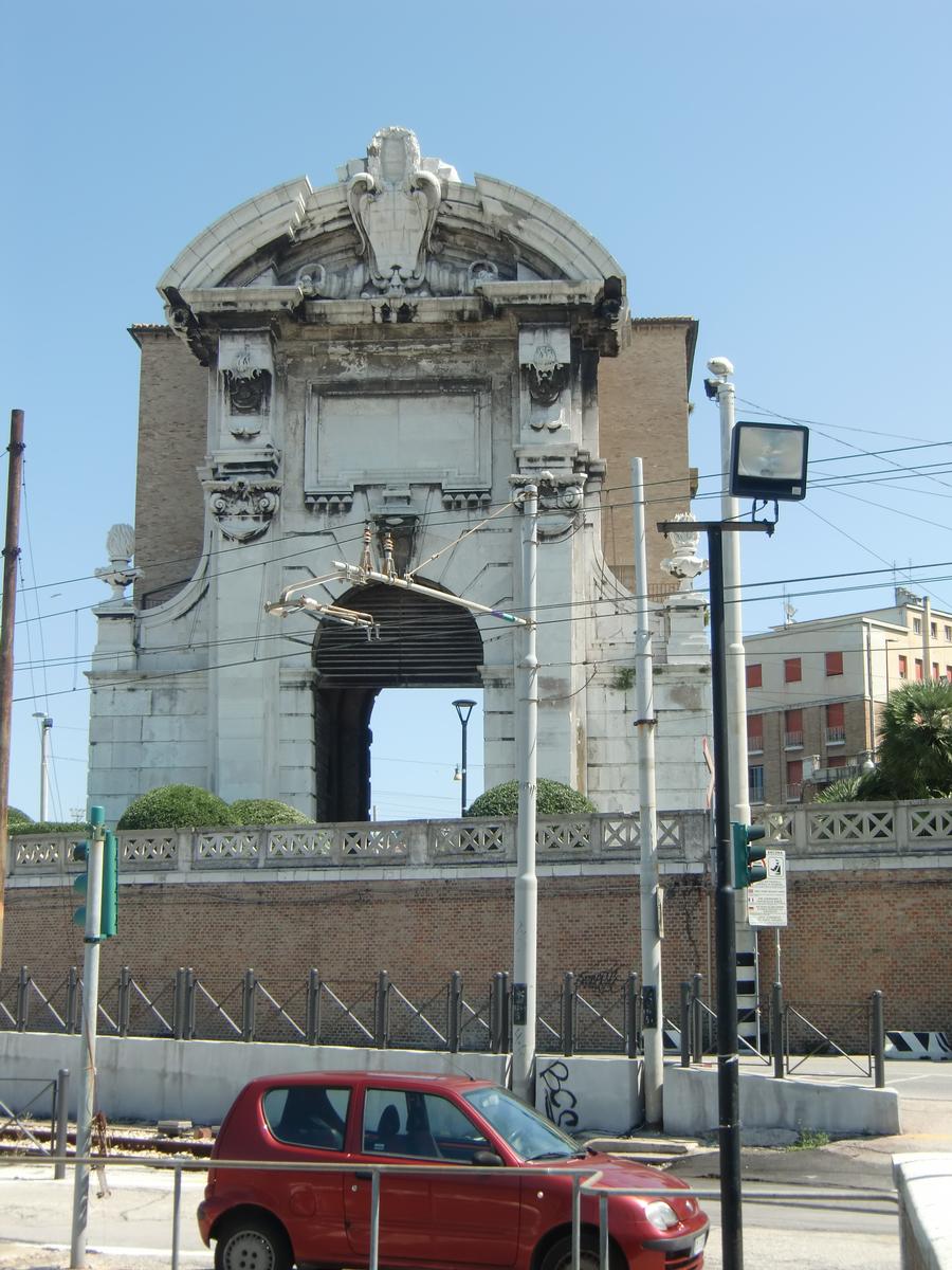 Porta Pia (Ancona), southern face 