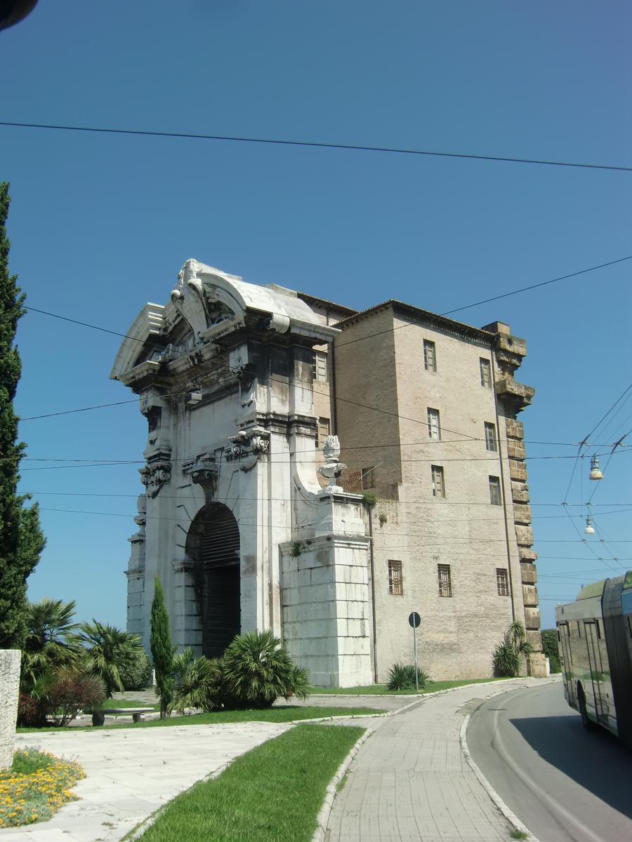Porta Pia (Ancona), southern face 