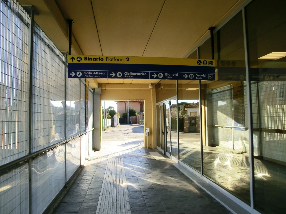 Bahnhof Arcisate 