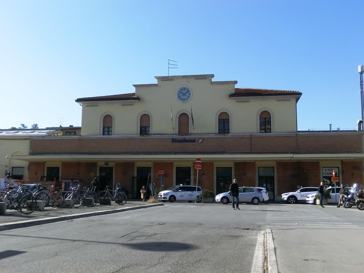 Arezzo Station 