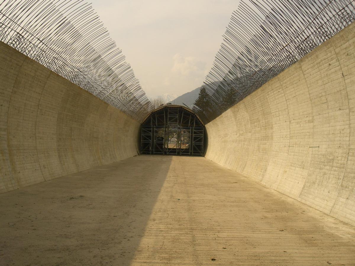 Bindo Tunnel under construction 