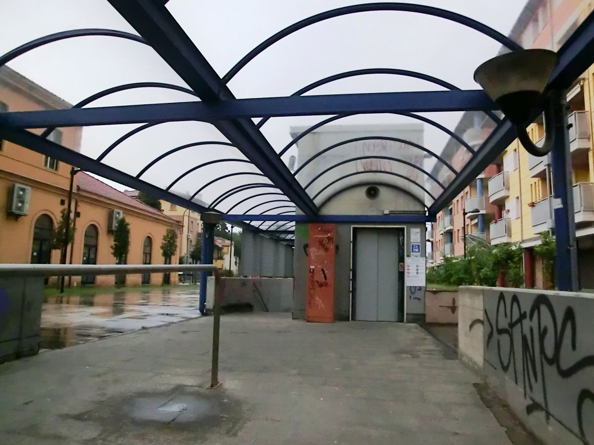 Bologna Zanolini Station access and lift 
