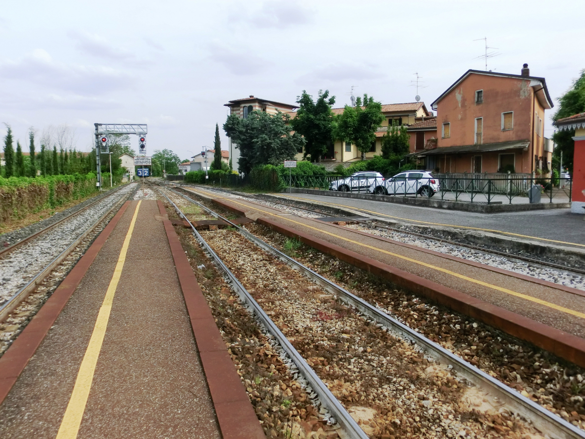 Bahnhof Bornato Calino 