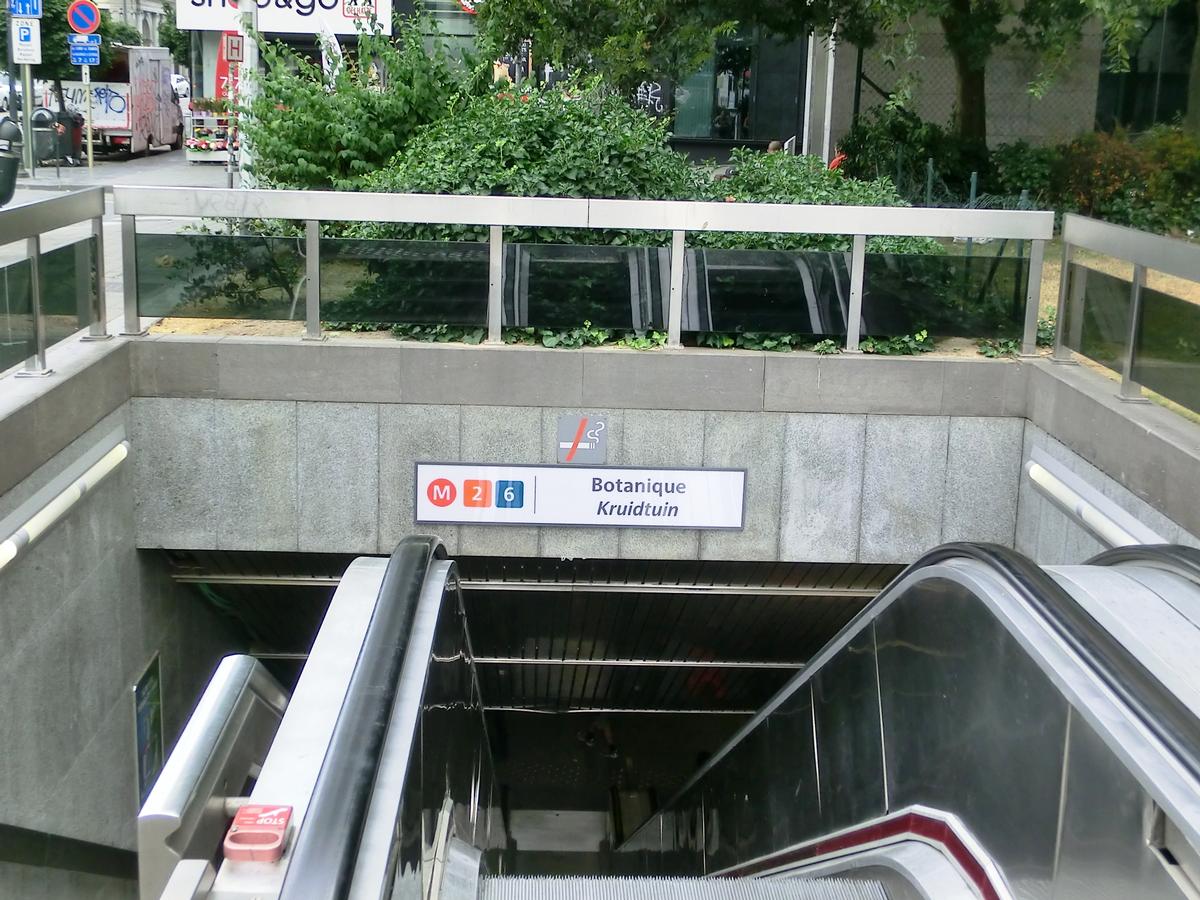 Botanique Metro Station access 