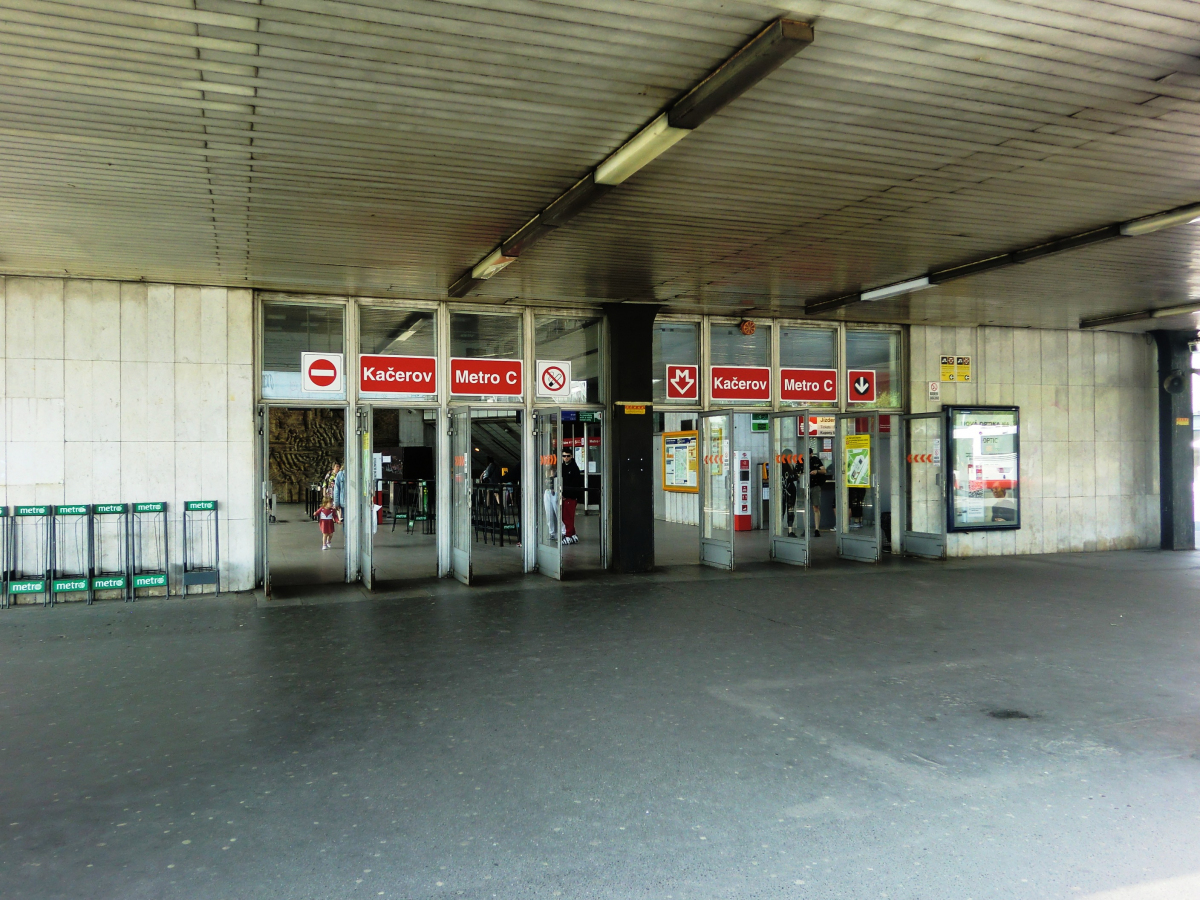 Metrobahnhof Kačerov 