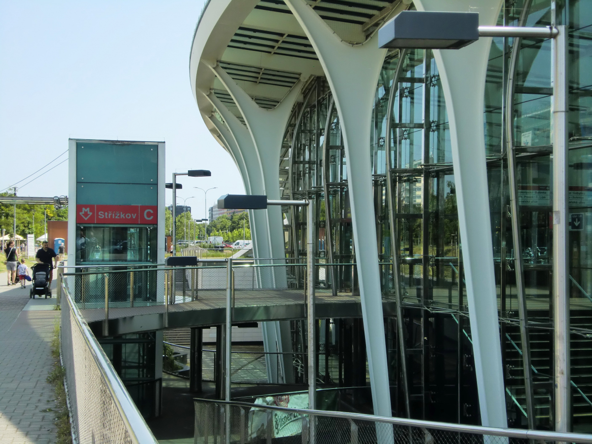 Metrobahnhof Střížkov 