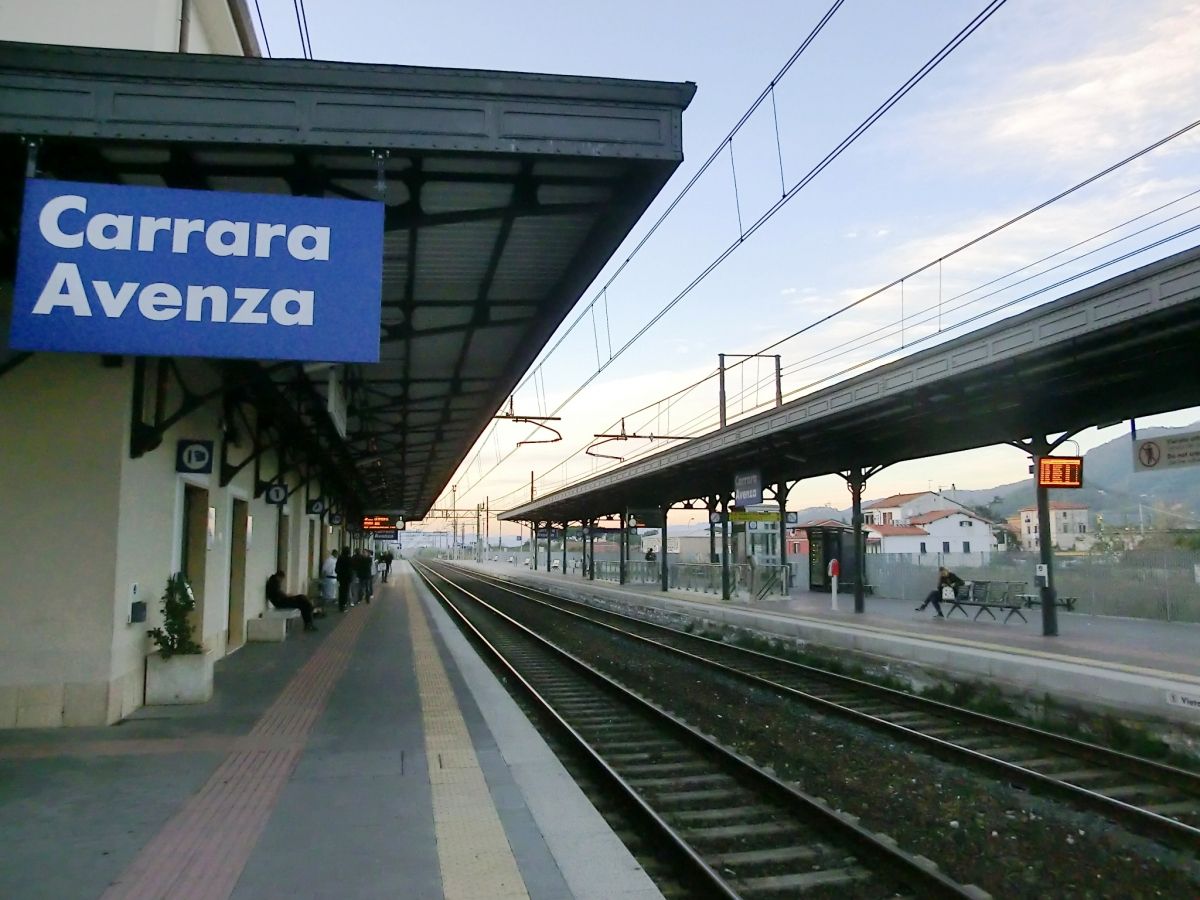 Carrara-Avenza Railway Station 