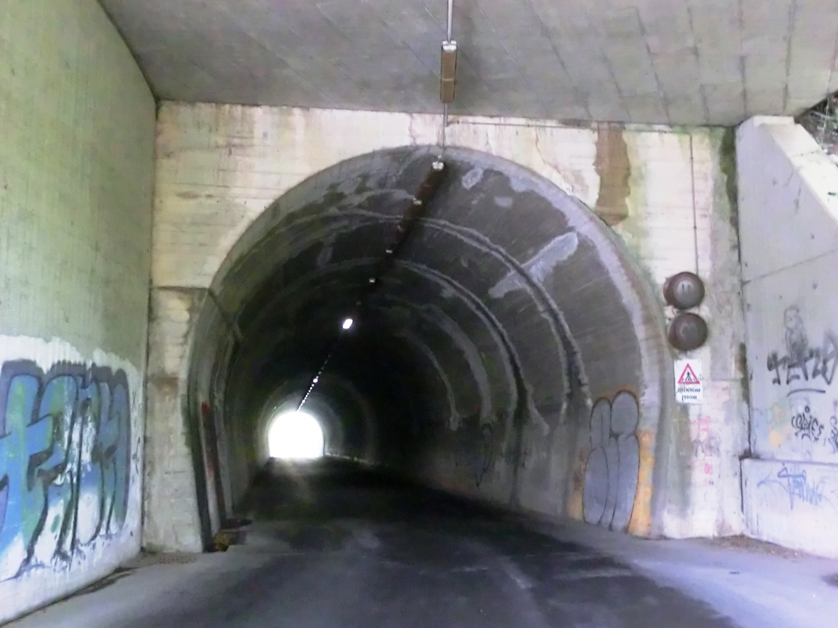 Ghitello Tunnel southern portal 