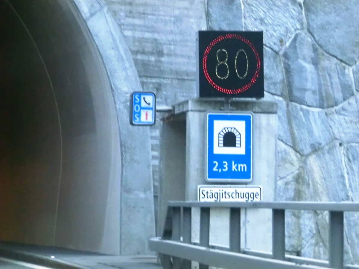 Stagjitschugge Tunnel southern portal 