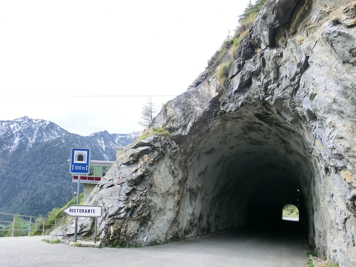 Luzzone III Tunnel eastern portal 