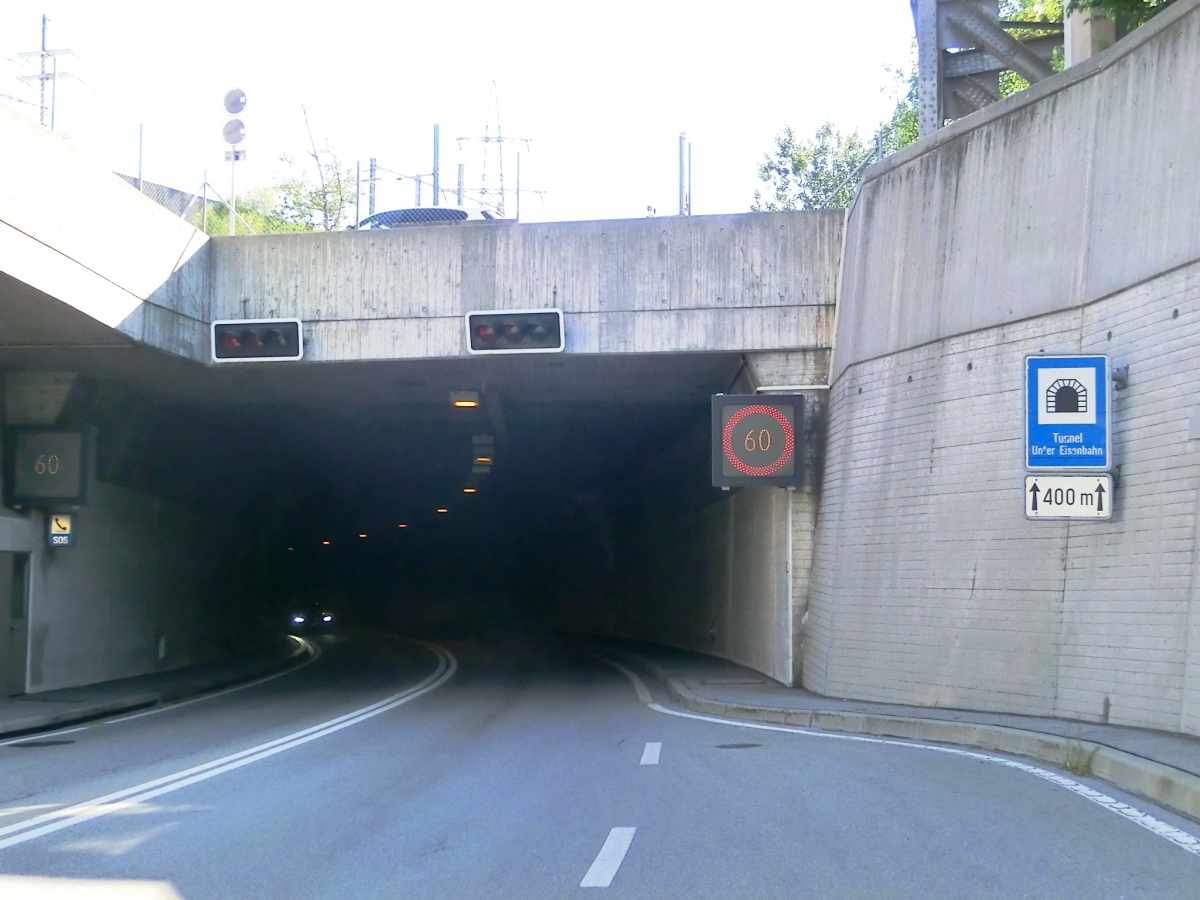 Tunnel sous les voies ferroviaires à Brigue 