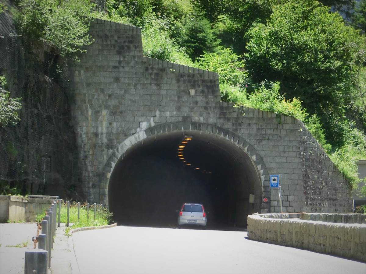 Tunnel de Standeltal 