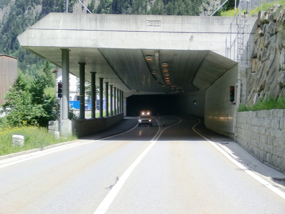 Steglaui Tunnel southern portal 