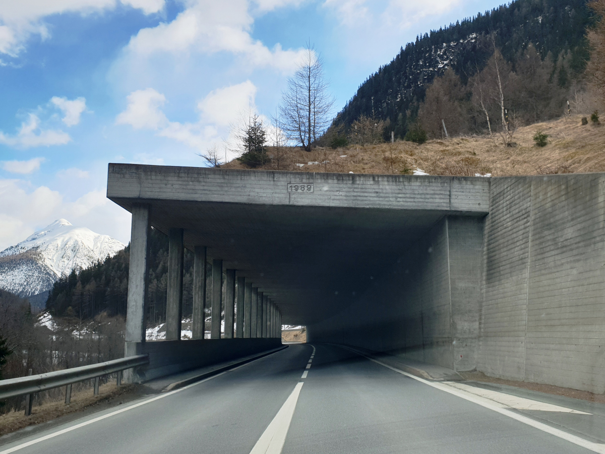 Tunnel de Sparsa Road 