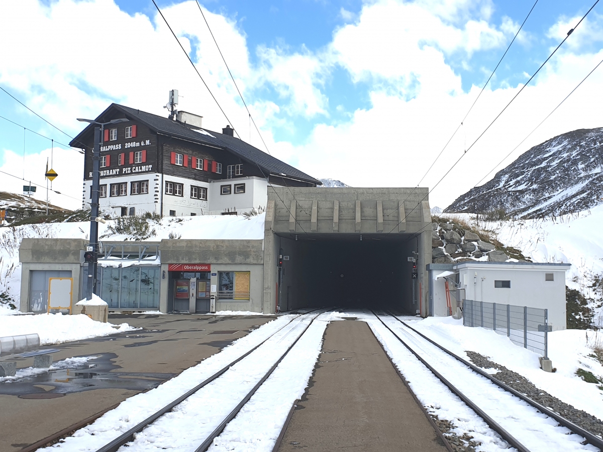 Oberalppass Station and Oberalppass Tunnel western portal 