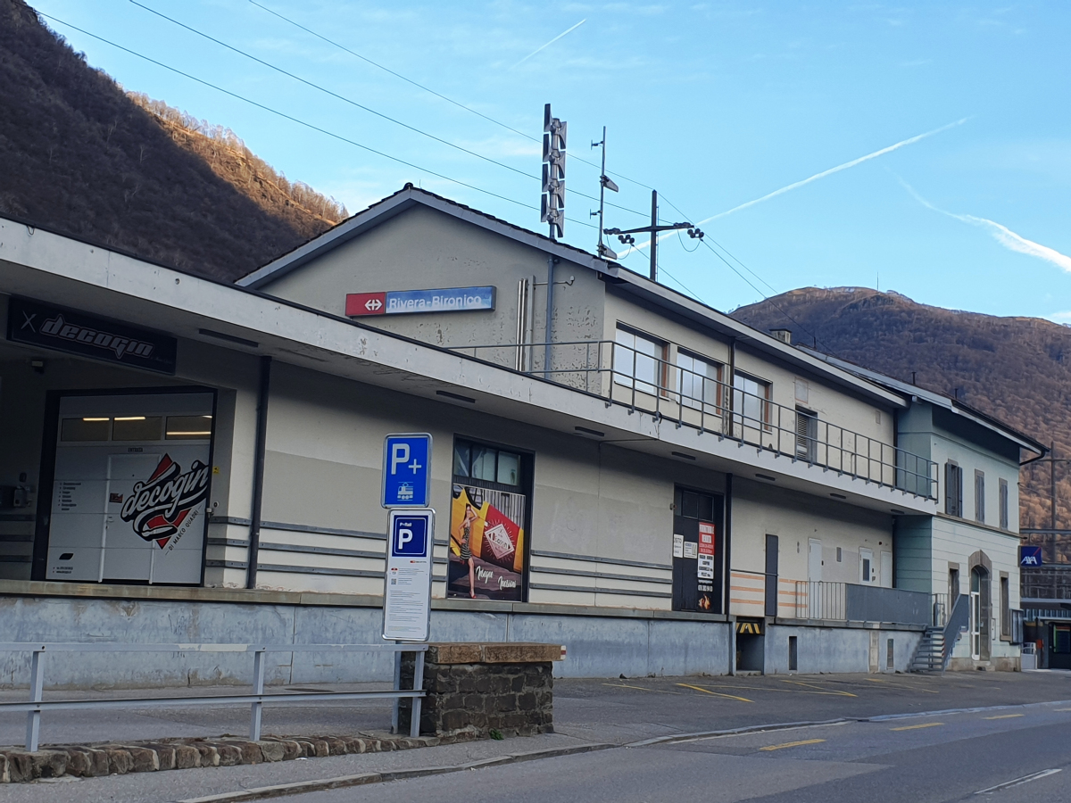 Bahnhof Rivera-Bironico 