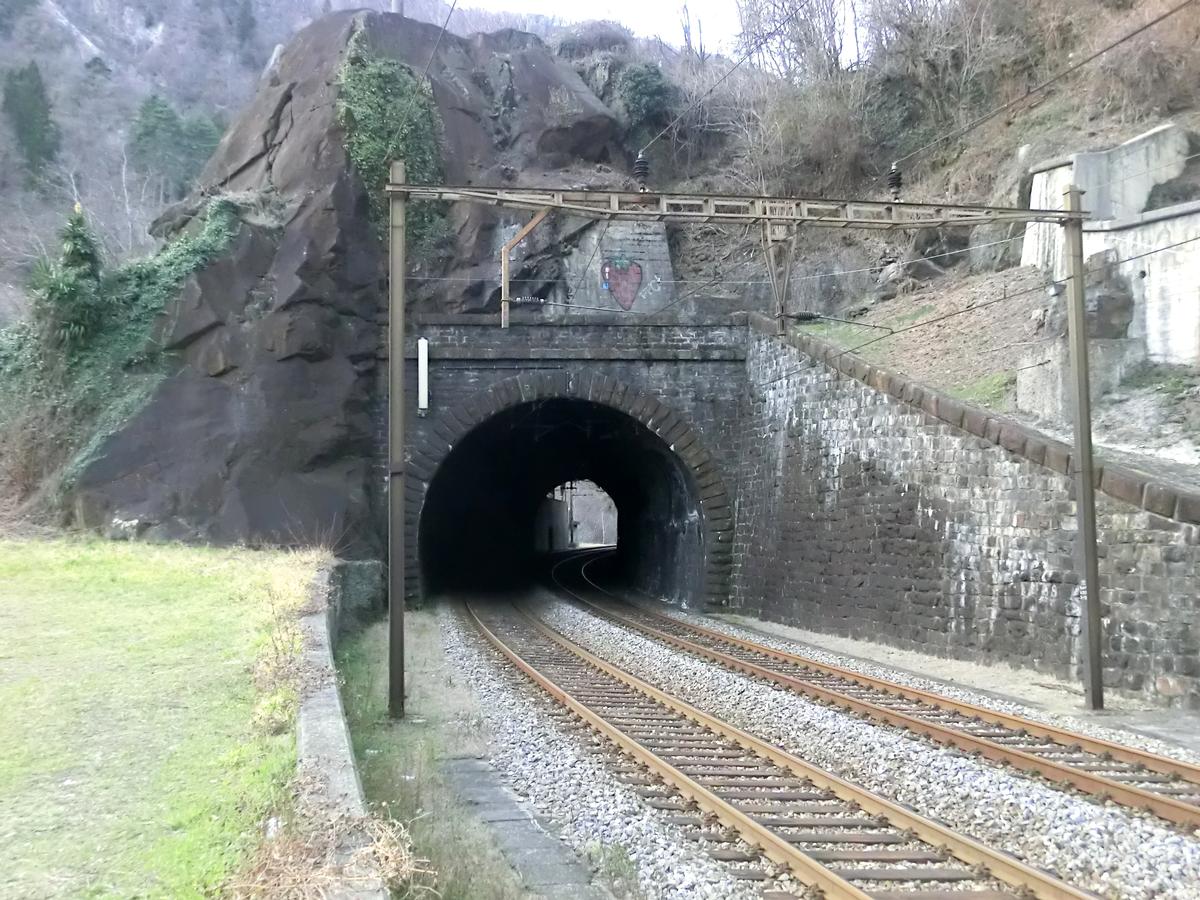 Toumiquet Tunnel southern portal 