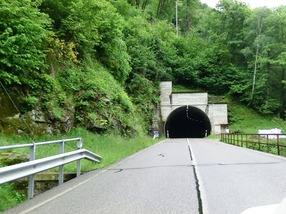 Tunnel Verzasca 6 