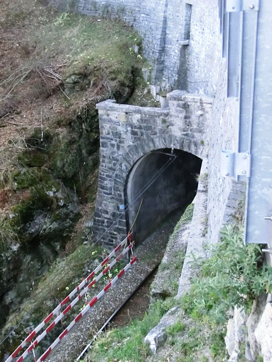 Eisenbahntunnel Dirinei 