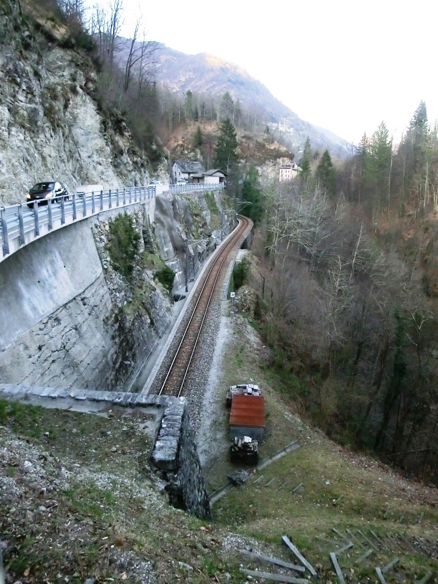 Mött da Varda Tunnel eastern portal access 