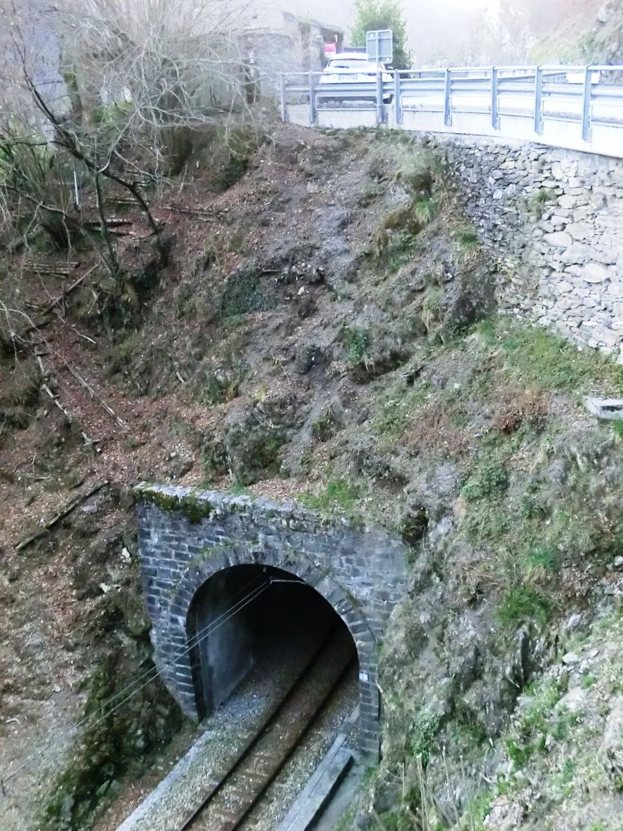 Tries Tunnel eastern portal 