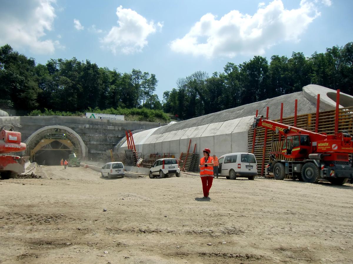 Morazzone tunnel, A8 Gazzada side portals 