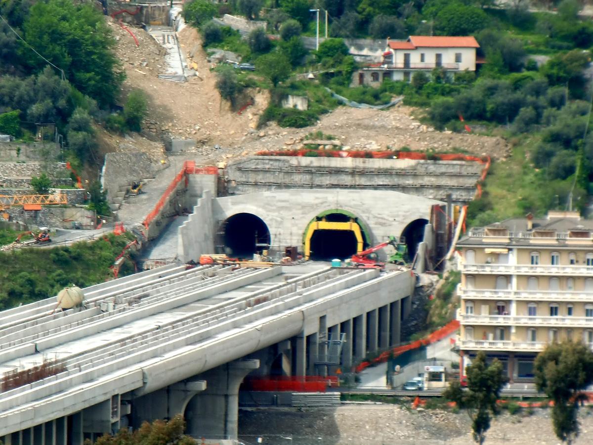 Bardellini Tunnel and Impero bridge under construction in 2012 
