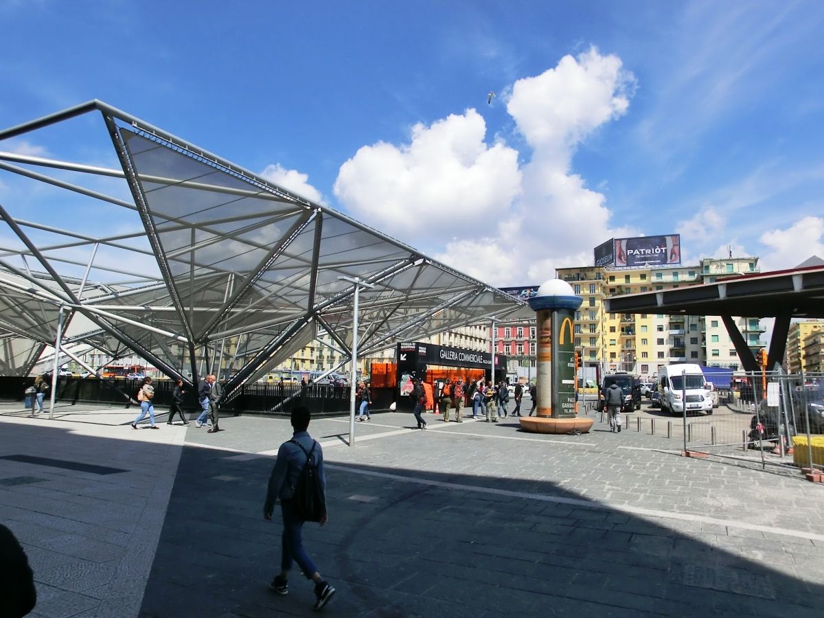 Überdachung der Piazza Garibaldi 