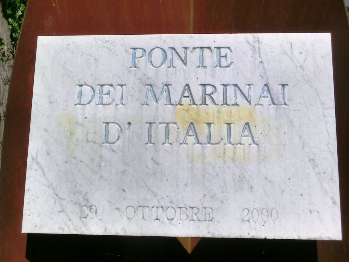 Marinai d'Italia Footbridge commemorative plate 