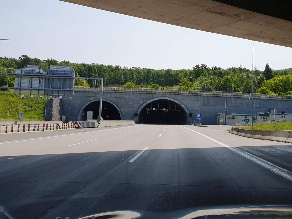 Cholupice Tunnel western portals 