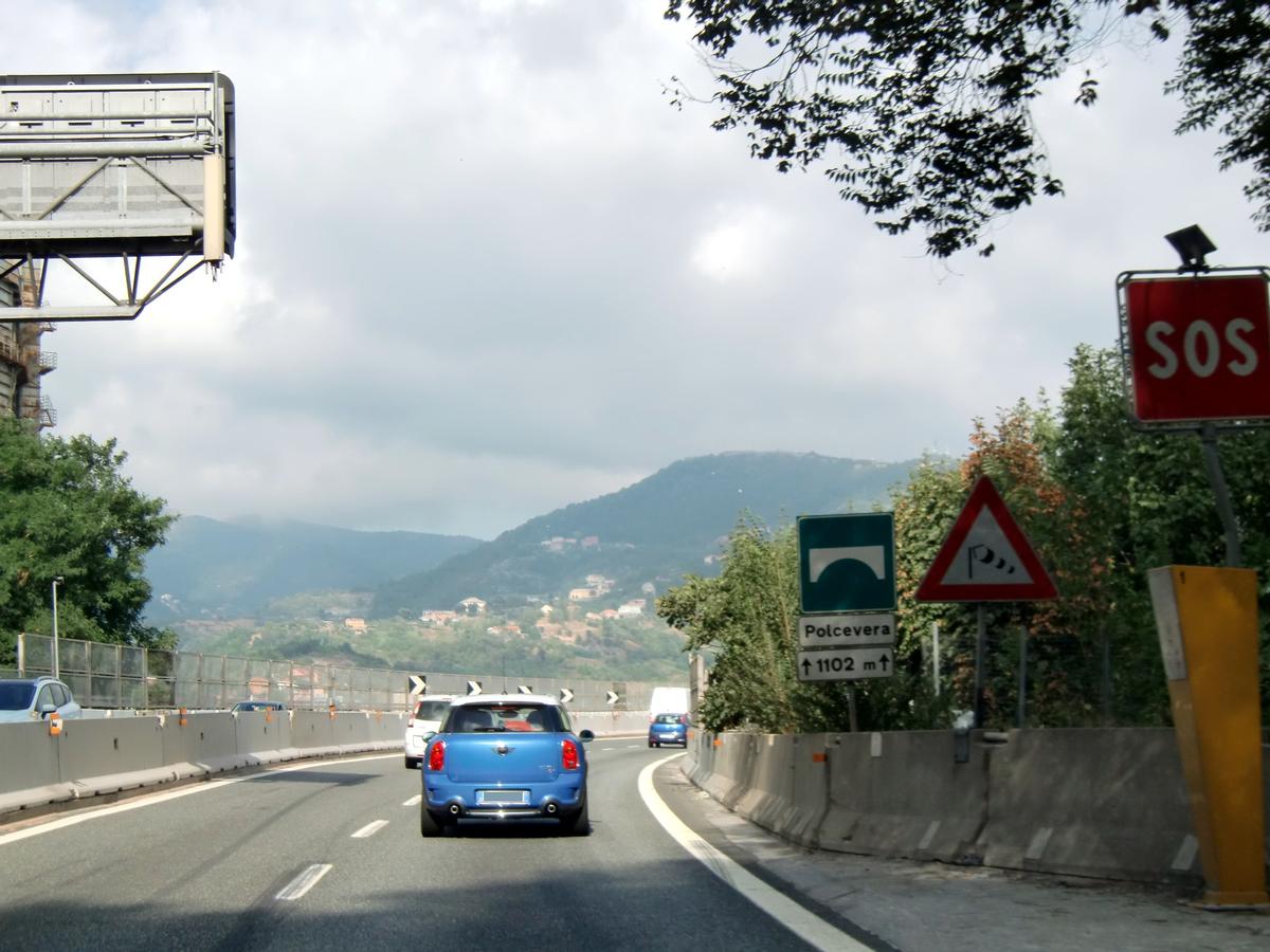 Polcevera Viaduct, road sign 
